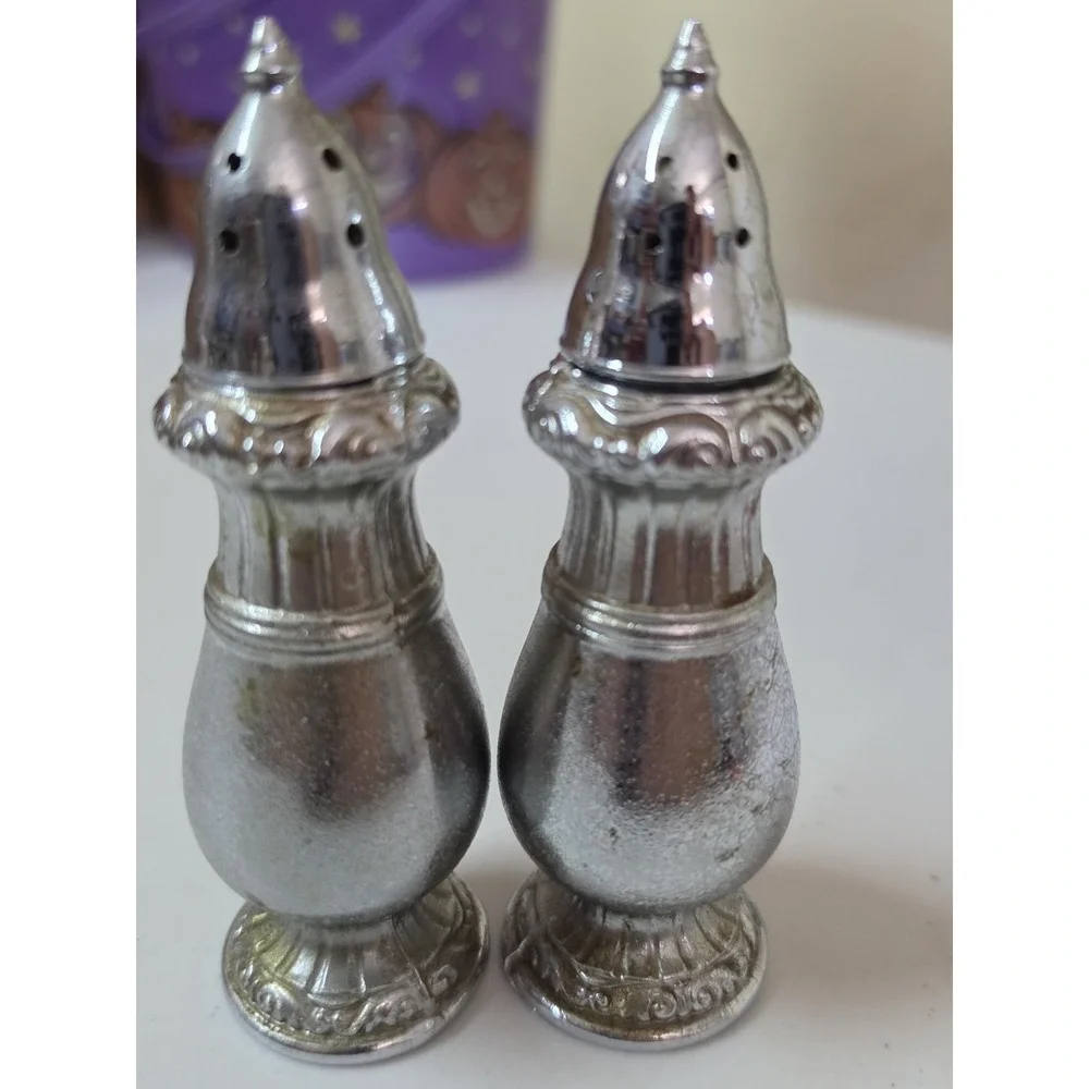 Vintage Salt And Pepper Shakers Silver